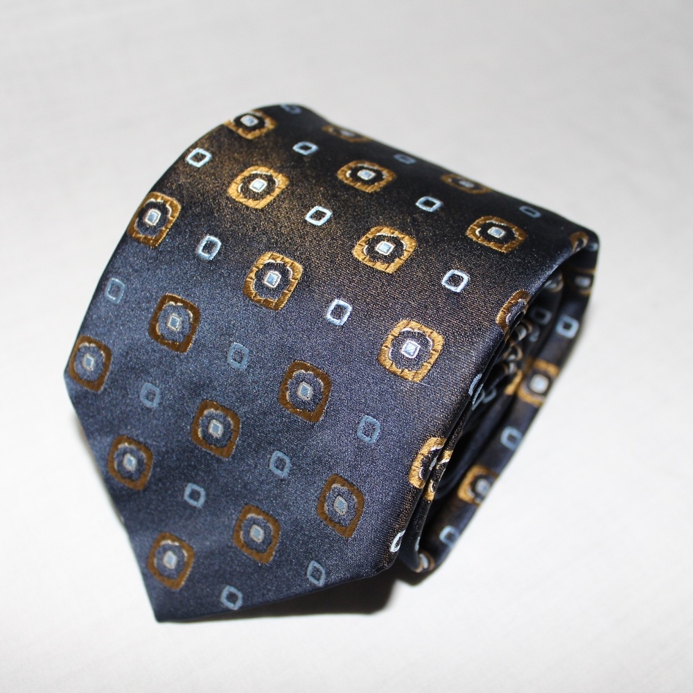 Hugo Boss black tie with white and gold circles